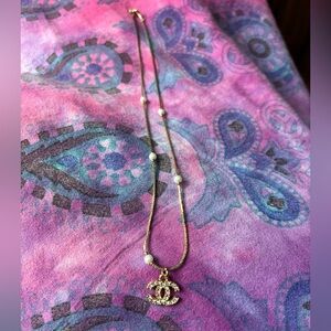 Elegant Gold and White Pearl Necklace